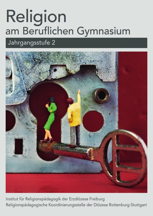 In der Mitte ist ein Türschloss, in dem ein alter Schlüssel steckt. Auf dem Schlüssel stehen zwei Menschen. Die Frau trägt ein grünes Kleid und der Mann eine graue Jeans mit gelbem Jackett.
